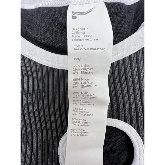 Fabletics Size Medium Reach Low Impact Sports Bra Yoga Pilates Black Gray NWT - Picture 7 of 11